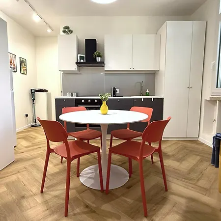 Pop House Apartment